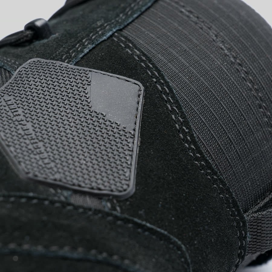Sentinel Lite, sole and profile view