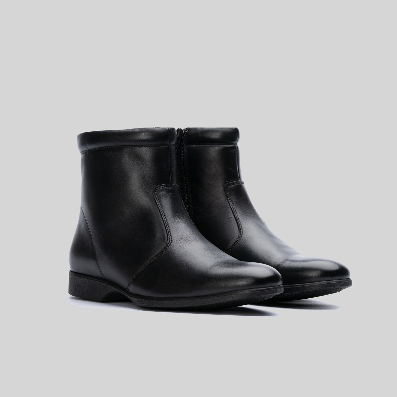Ladies duty boot